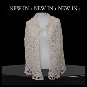 Vintage Homemade crochet shawl Cream Off White Granny Cottagecore One Size●●